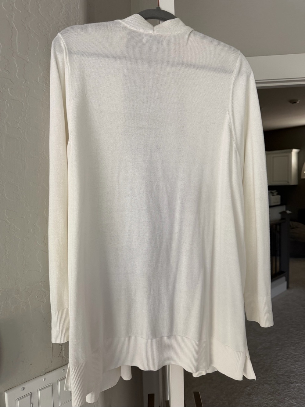 Croft & Barrow Lightweight white Open Cardigan with Pockets - Picture 2 of 2